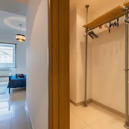 5 Bedroom Townhouse, Sleeps 22 Holiday home