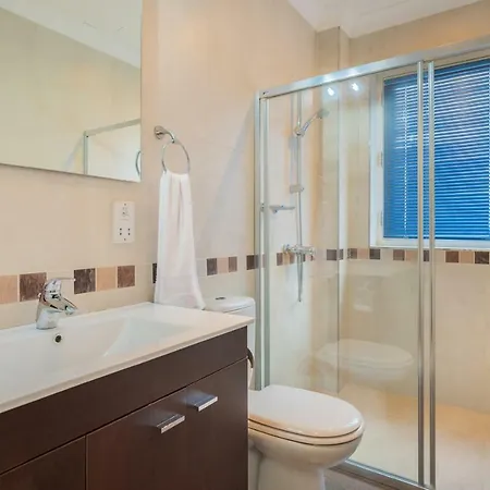 5 Bedroom Townhouse, Sleeps 22