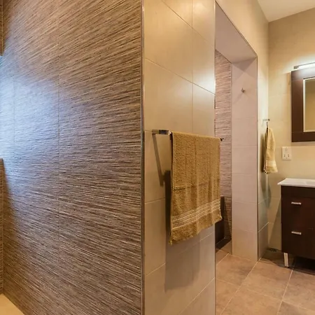 Semesterbostad 5 Bedroom Townhouse, Sleeps 22 Sliema