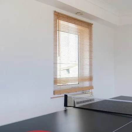 Semesterbostad 5 Bedroom Townhouse, Sleeps 22