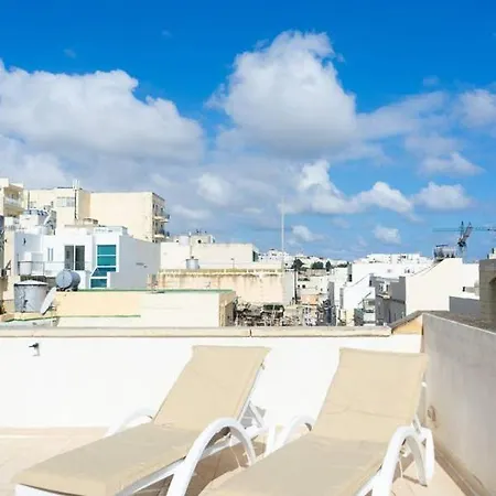 5 Bedroom Townhouse, Sleeps 22 Holiday home