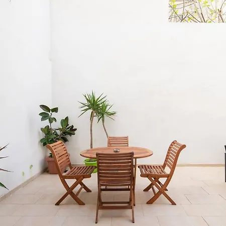 5 Bedroom Townhouse, Sleeps 22 Semesterbostad